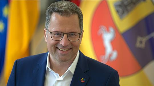 Kai Seefried (CDU) ist seit 2021 Landrat. Vieles spricht dafür, dass er es nach der Kommunalwahl am 13. September bleibt.
