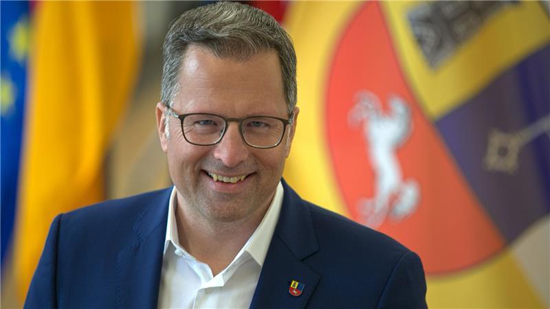 Kai Seefried, Stader Landrat, will die Physiotherapie-Klassen in Buxtehude retten.