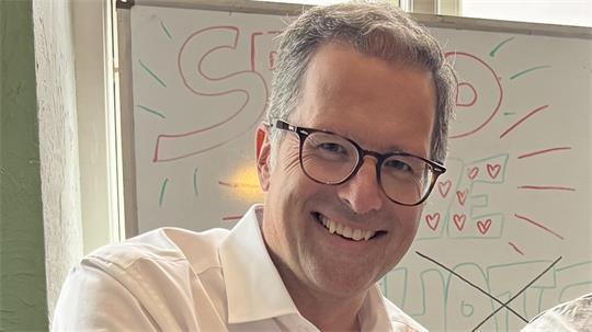 Kai Seefried soll künftig selbst entscheiden können, welche Informationen er der Landesregierung weitergibt.