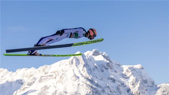 Kam beim Weltcup in Engelberg zweimal auf eine Weite von 135 Metern: Skispringer Pius Paschke.