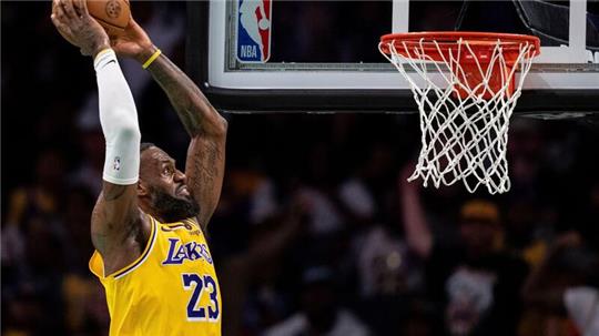 Kam gegen die Warriors auf 40 Punkte, neun Assists, sowie acht Rebounds: LeBron James.