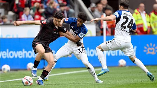 Kampf um den Ball: Leverkusen war gegen den HSV gefordert.