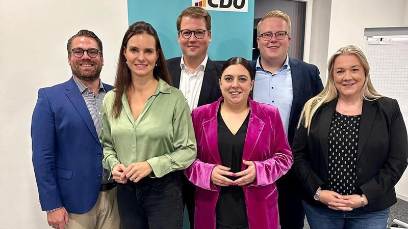 Kandidaten und Funktionäre: Stades CDU-Chef Arne Kramer, Vanessa-Kim Zobel, Alexander Krause, Sabrina Klapper, Nico Burfeind und die CDU-Kreisvorsitzende Melanie Reinecke (von links).