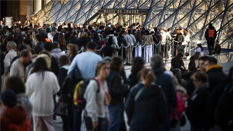 Kann der Direktorenwechsel die vielen Probleme des weltweit größten Museums lösen? 