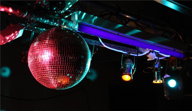 Buxtehuder Kult-Disco Garage: Neustart mit Hindernissen Kann die Kult-Disco Garage am Freitag eröffnet werden? Symbolbild: manuelhauser0 / Pixabay