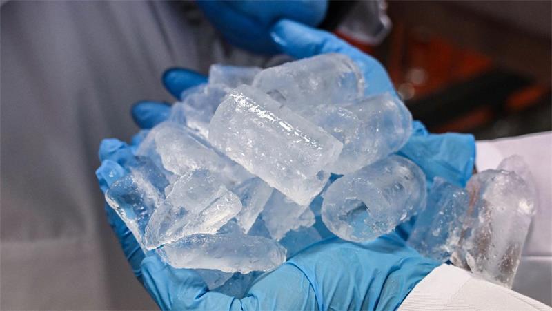 Kann man eiskalt genießen - zum Beispiel im Cocktail.