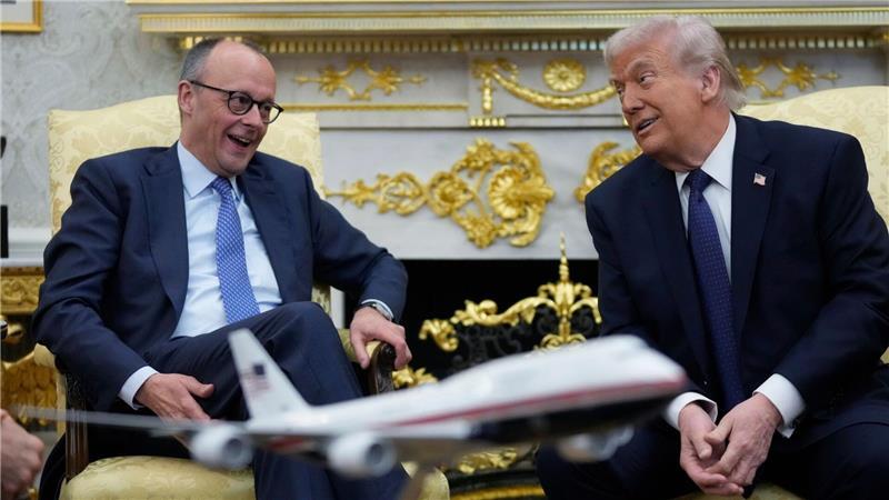 Kanzler Friedrich Merz (CDU) Anfang März zu Gast bei US-Präsident Donald Trump im Oval Office im Weißen Haus.