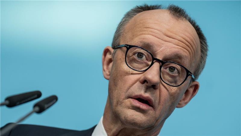 Warken überprüft Regeln für telefonische Krankschreibung Kanzler Merz bekräftigt seine Kritik an der Höhe des Krankenstandes in Deutschland