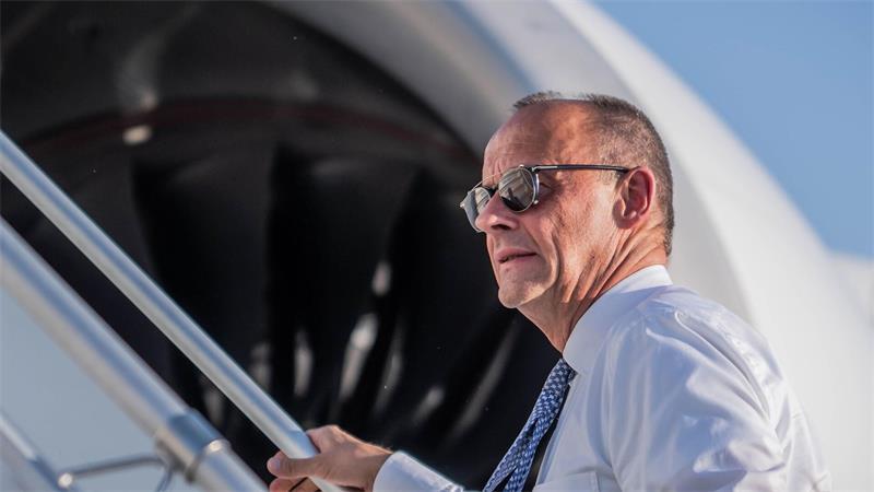 Kanzler Merz steigt nach dem Nato-Gipfel in Ankara in den Flieger.