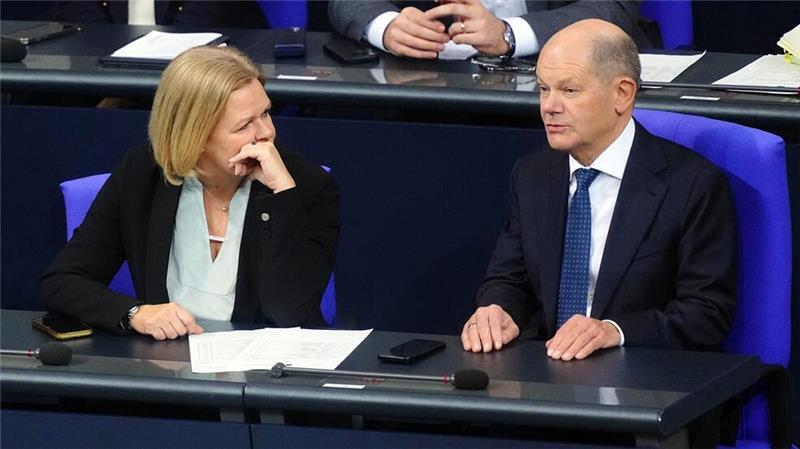 Deutschland verlängert Grenzkontrollen bis Mitte September Kanzler Scholz und Innenministerin Faeser wollen illegale Einreisen erschweren. (Archivbild)