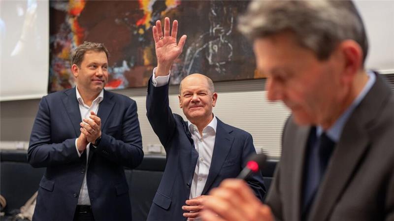 Kanzler Scholz will im Bundestag Vertrauensfrage stellen. 
