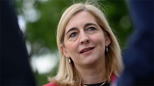 Kanzleramtschefin Nina Warken weist Kritik an Bundeskanzler Merz zurück. (Archivbild)