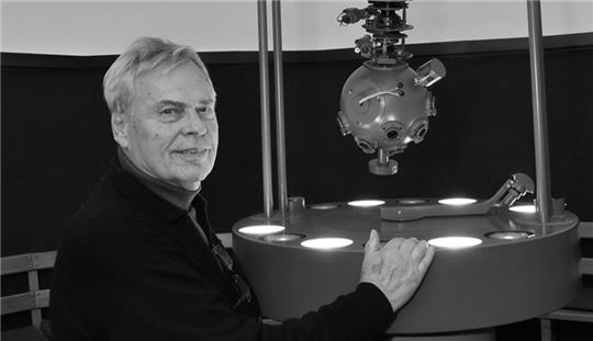 Kapitän Egon Ohlrogge leitet das Planetarium (81†). Foto: Vasel