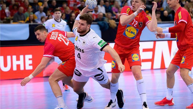 Sieg verschenkt: Handballer trotzdem weiter auf EM-Kurs Kapitän Johannes Golla fand immer wieder eine Lücke.