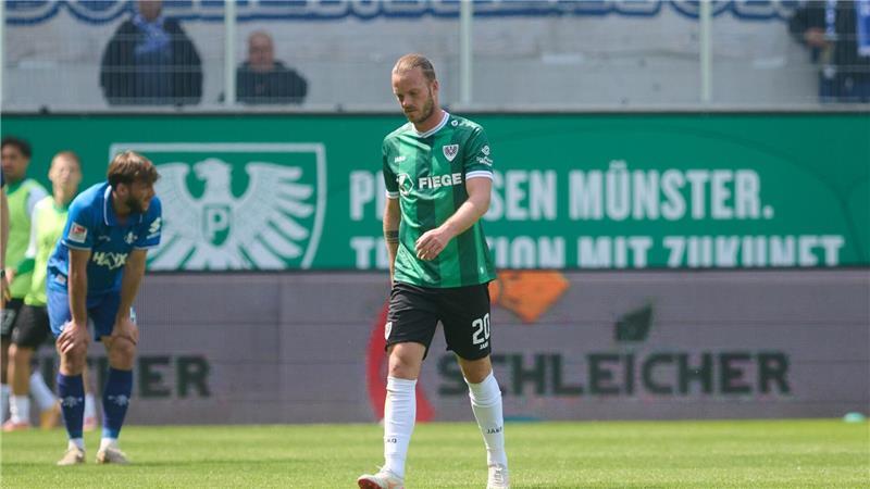 Kapitän Jorrit Hendrix steigt mit Preußen Münster ab.