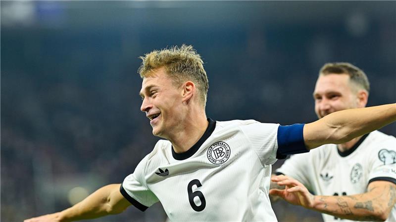Kapitän Kimmich bejubelt ein Tor. 