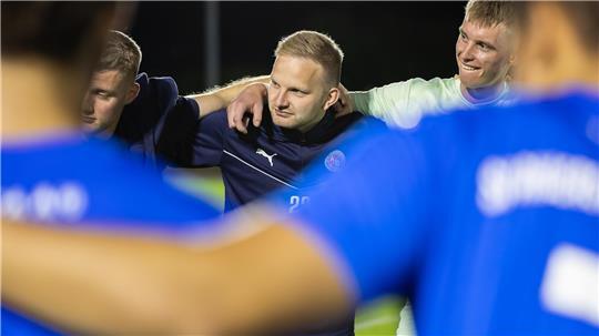 Kapitän Timo von Holt wollte beim Ligaauftakt nah an der Mannschaft sein.