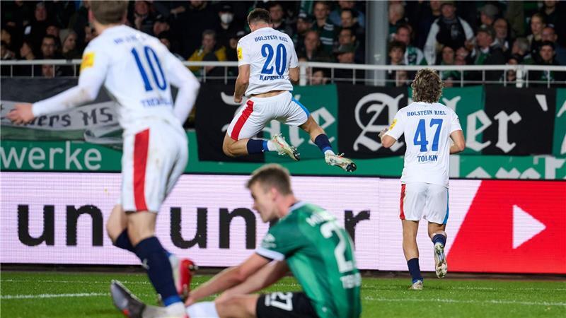 Bouchama führt Münster nach Rückstand noch zum Sieg Kapralik bejubelt seinen dritten Saisontreffer.