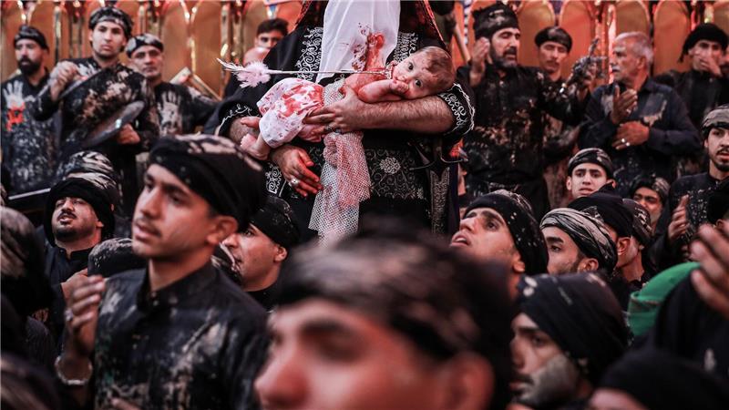 Bilder des Tages Karbala: Tausende Schiiten bei Muharram-Prozession