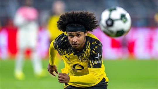 Karim Adeyemi wechselt zum spanischen Meister FC Barcelona. (Archivbild)