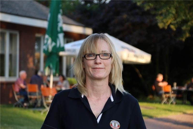 „Goldener Hecht“ geht nach Gräpel und Hüll Karin Plate ist Gastronomin mit Leib und Seele , seit zwei Jahren sucht sie händeringend nach Personal. In Gräpel ist es idyllisch, aber für Fachkräfte eben weit „ab vom Schuss“. Foto: Klempow