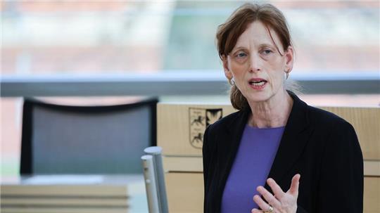 Karin Prien spricht sich gegen starre Vorgaben für Ganztagsschulen aus. (Archivbild)
