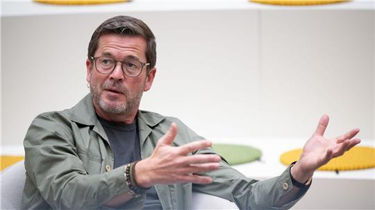 Karl-Theodor zu Guttenberg will die AfD inhaltlich konfrontieren. (Archivbild)