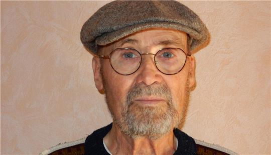 Karlheinz „Charly“ Bach stellt seine Werke im Stader Rathaus aus.