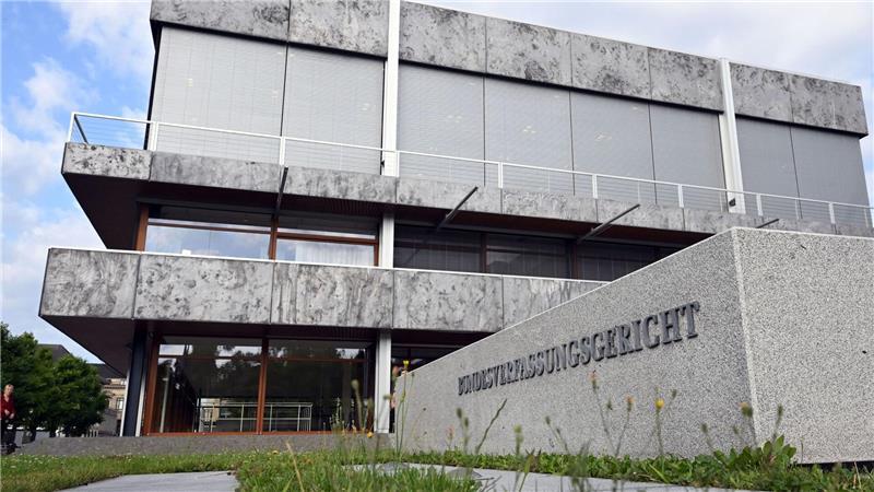 Kein Job für Konfessionslose? Karlsruhe prüft Kirchen-Urteil Karlsruhe hat ein Urteil aus Erfurt unter die Lupe genommen. (Archivbild)