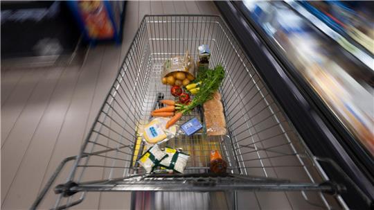 Kartoffeln? Oder Käse? Das beliebteste Produkt im Supermarkt sind laut kaufDA-App Energy Drinks.