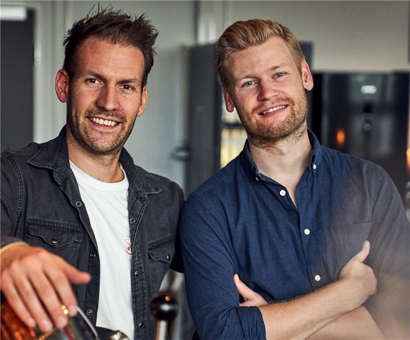 Knut Hansen: Diese Gin-Erfinder mischen jetzt Gewürze Kaspar Hagedorn (links) und Martin Spieker finanzieren ihren Einstieg in die Gewürzbranche mit den Gewinnen aus den Spirituosen. Fotos: Lepél/Potluck
