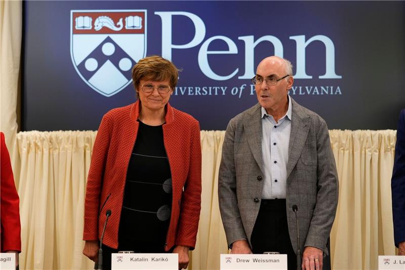 Katalin Kariko (l) und Drew Weissman werden in diesen Jahr mit dem Nobelpreis für Medizin ausgezeichnet.