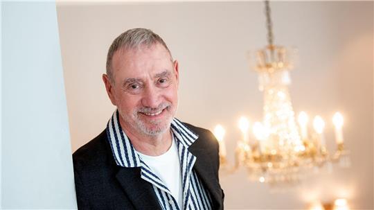 Katastrophenfilme haben ihn groß gemacht - Blockbuster-Regisseur Roland Emmerich. 