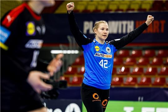 Katharina Filter spielt für Deutschland in der Halle und im Sand. Foto: Kolektiff Images/dpa