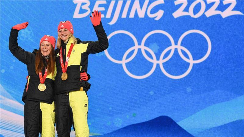 Katharina Hennig und Victoria Carl gewannen 2022 sensationell Olympia-Gold. (Archivfoto)