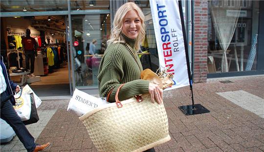 Kathrin Walter ist Stades „Heimatshopperin 2022“. Fotos: Laudien