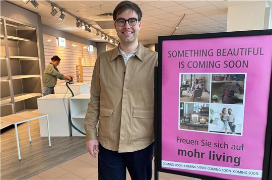 Kaufhaus-Geschäftsführer Julius Mohr ist voller Vorfreude. Auf der ehemaligen Depot-Ladenfläche entsteht bald der neue Einkaufsbereich „mohr living“.