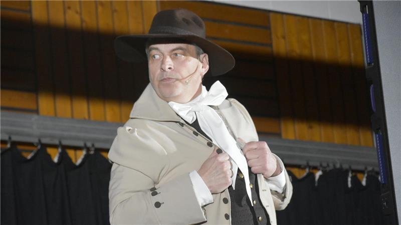 Kaufmann Johann Thumann spricht über den gefährlichen Walfang.