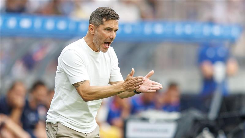 Wieder Dämpfer für Hertha - Eichhorn mit historischem Debüt Kaum Grund zur Freude: Hertha-Coach Stefan Leitl.