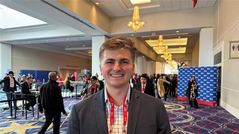 Trump-Fans machen Front gegen Selenskyj und Europa Keaton Butowsky aus Texas findet, dass die USA bei den Nato-Ausgaben unfair behandelt werden.