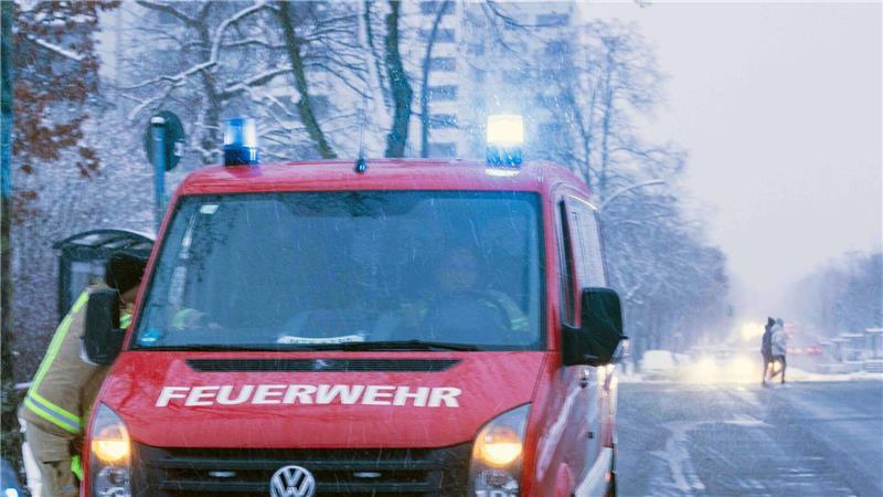 Keine Ampel, kein Licht,  Restaurants, Kioske, Tankstellen und Supermärkte sind verschlossen.