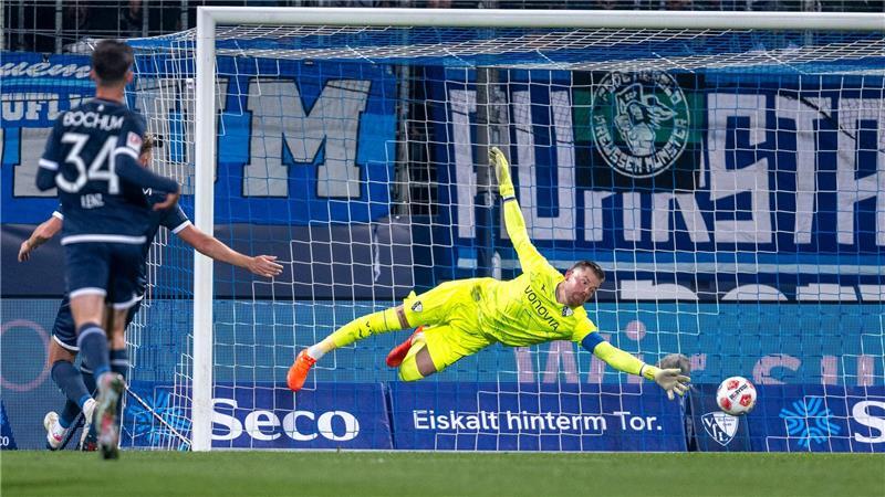 Keine Chance für Bochums Torhüter Timo Horn: 2:0 für Dresden.