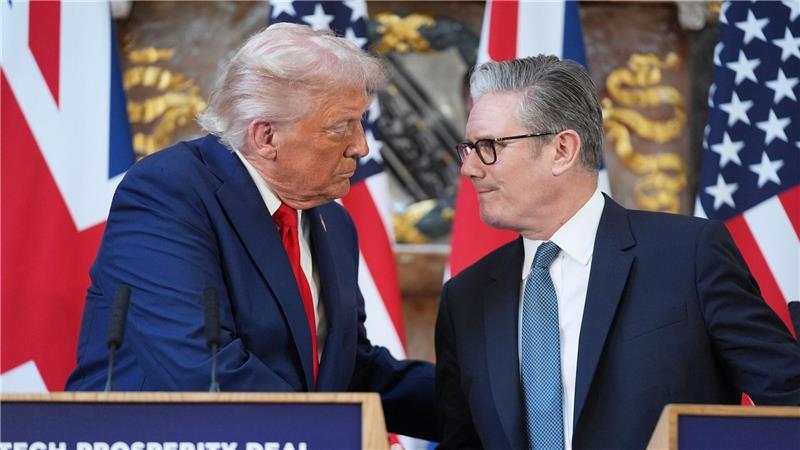 Trumps Fehde mit Großbritannien: „Werden uns erinnern“ Keine Freunde mehr: Donald Trump (l.) und Keir Starmer. (Archivbild)