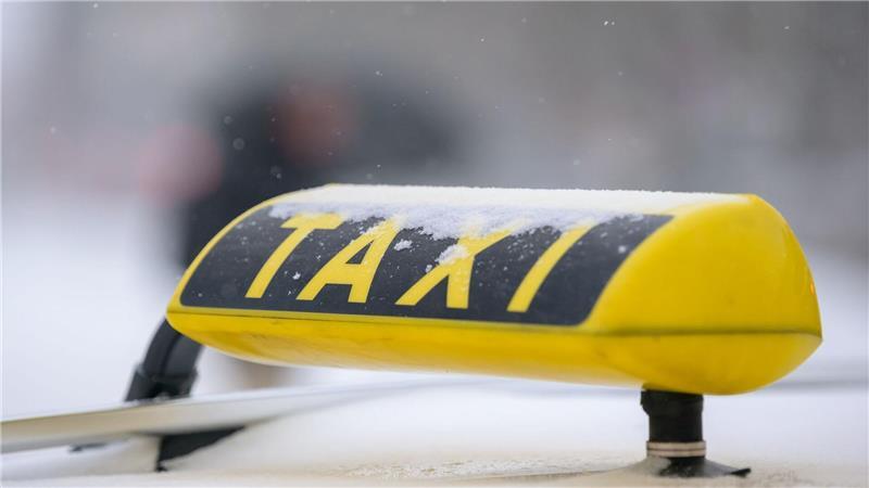 Keine leichten Zeiten für Taxifahrer. Längere Fahr- und Wartezeiten müssen in Kauf genommen werden.