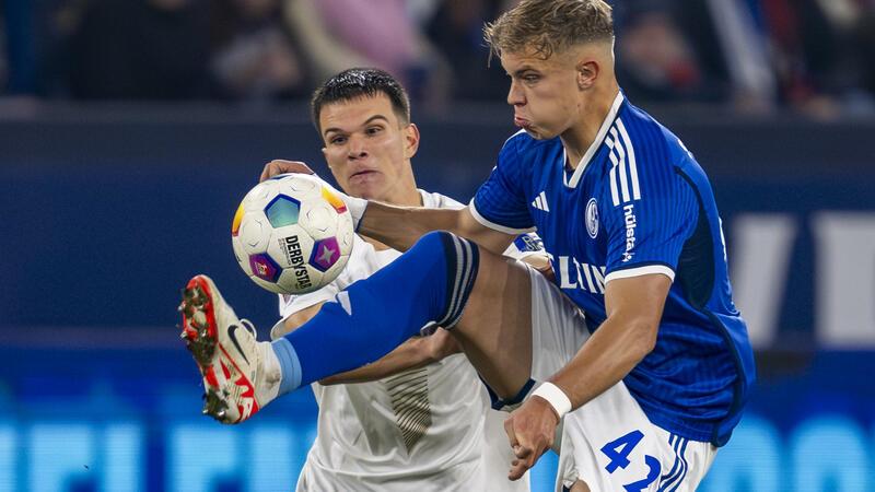 Keke Topp (r.) in Aktion. Topp wechselt in die Bundesliga zu Werder Bremen.