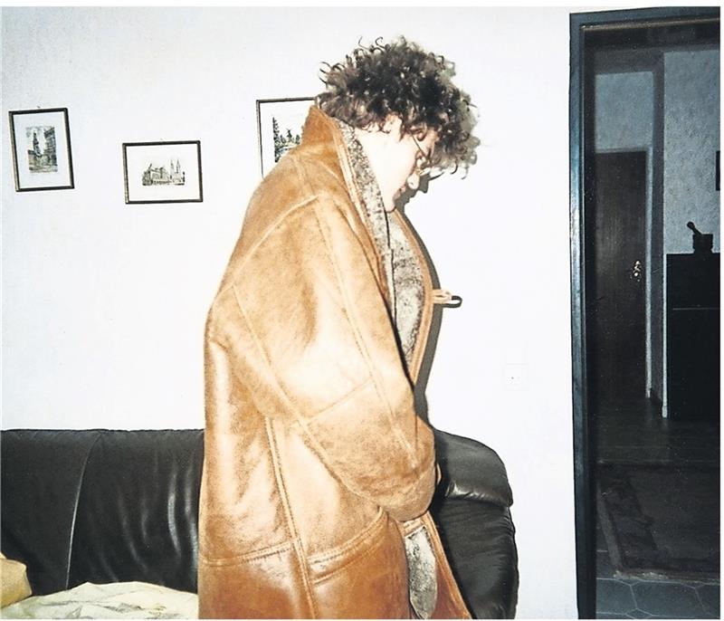 Apensen: Debatte um die trostlose Jugend von Uwe Kerstin Herrnkind schrieb über den Drogentod ihres Bruders Uwe – hier ist der 28-Jährige als Junkie in der Wohnung seiner Mutter in Buxtehude.