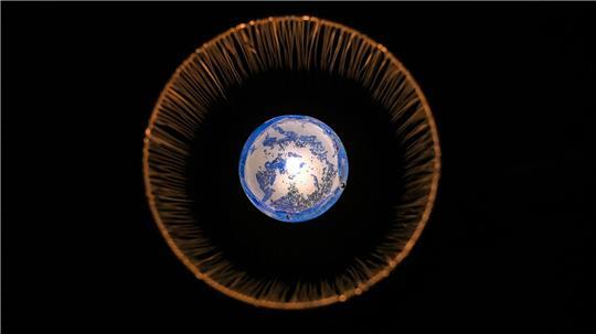 Kerzenlicht für den Planeten: Weltweit wird es bei der „Earth Hour“ nach und nach dunkel.