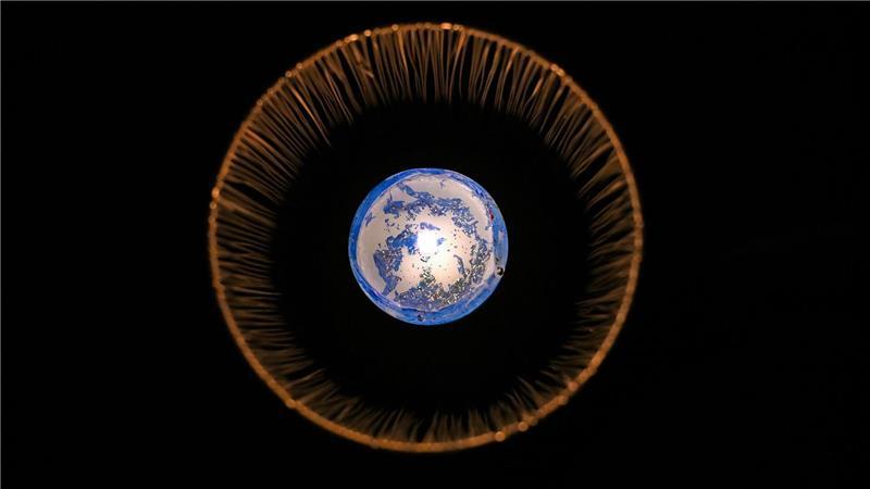 Kerzenlicht für den Planeten: Weltweit wird es bei der „Earth Hour“ nach und nach dunkel.