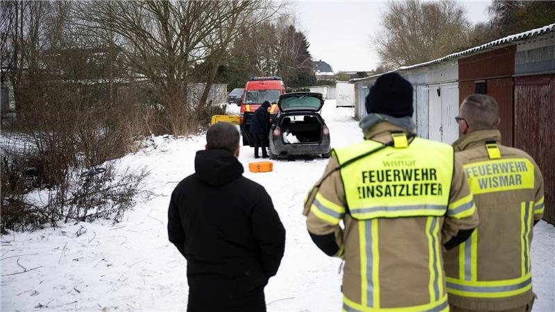 Kettensägen und Taucher waren bei der Suchaktion im Einsatz.