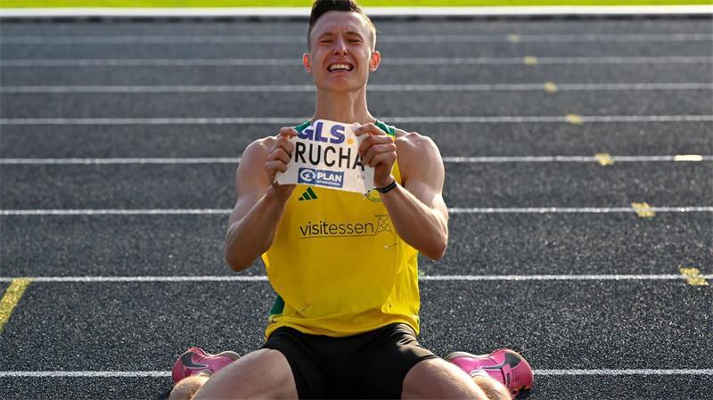 Kevin Brucha reagiert beim Weitsprung-Finale während der Deutschen Meisterschaft im Lohrheidestadion in Bochum.